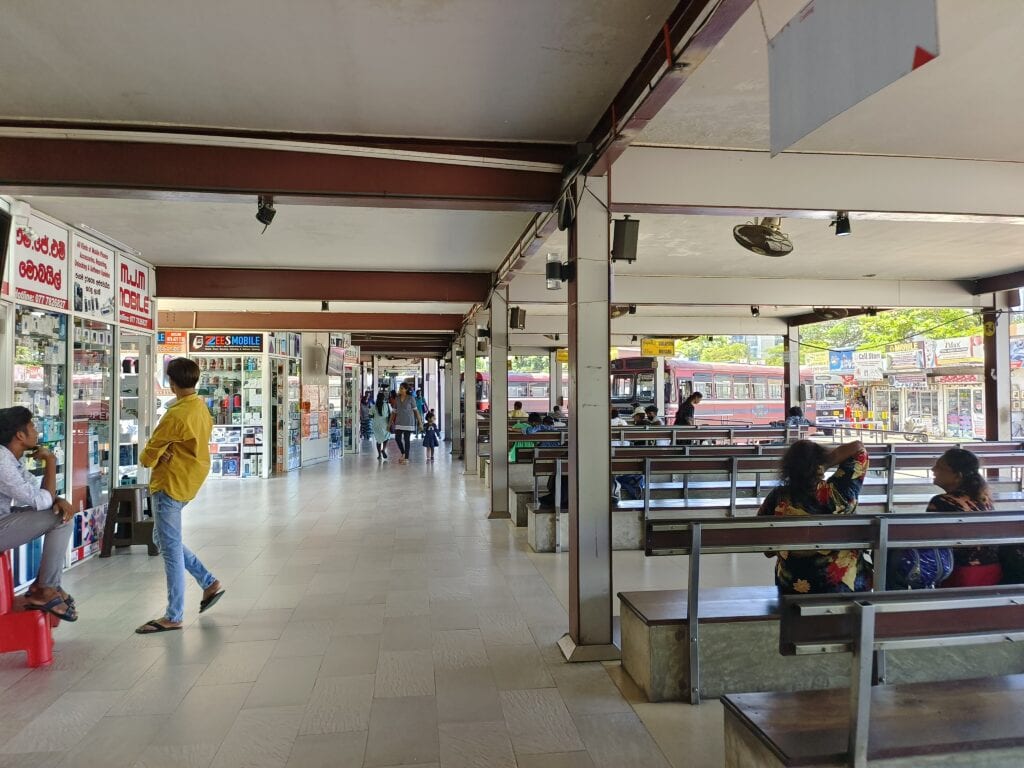 Negombo Bus Terminal 內貢博巴士轉運站