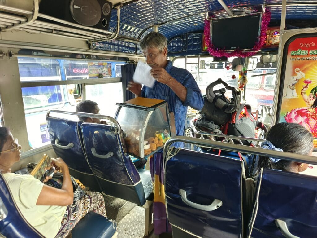 斯里蘭卡無空調公車