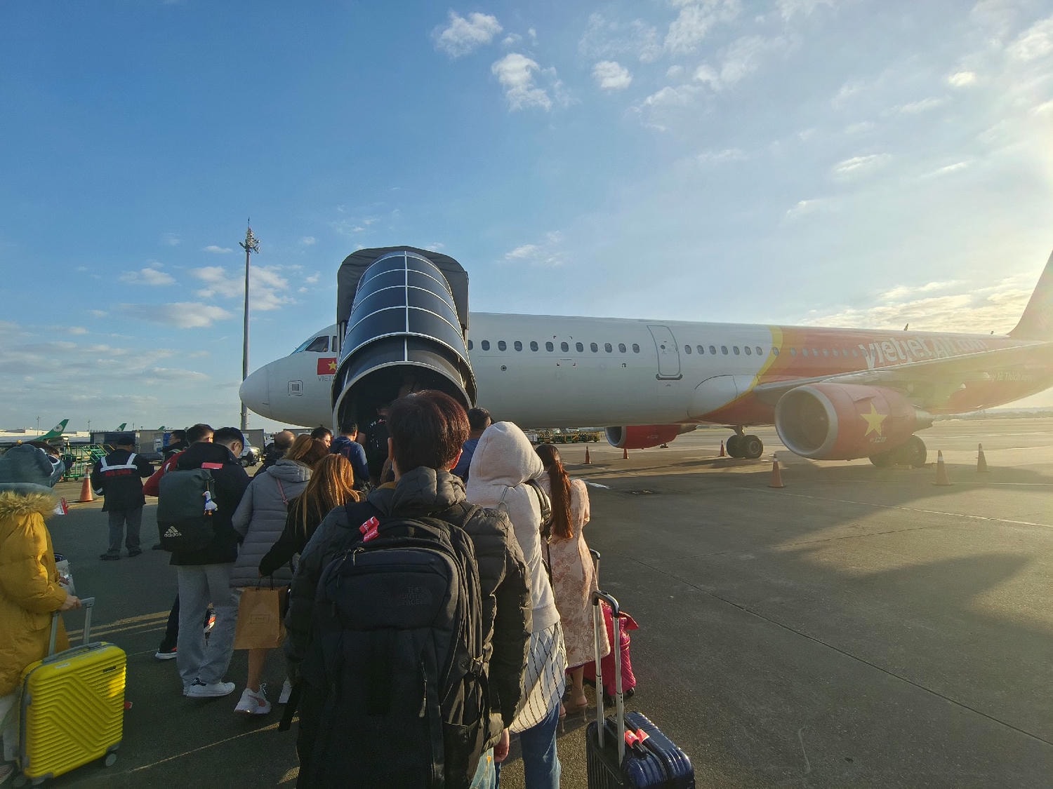 越捷航空初體驗:越捷航空更改航班教學、轉機五小時代金券、越捷航空心得 - 第11張圖 還沒報到,就延誤
