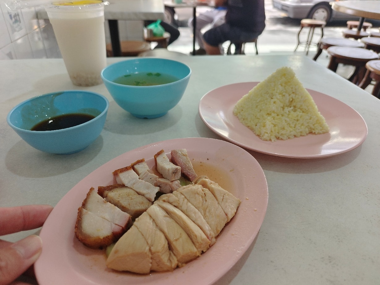 Top13 沙巴美食全攻略:亞庇餐廳/小吃/市集 - 第21張圖 味雅雞飯茶餐室